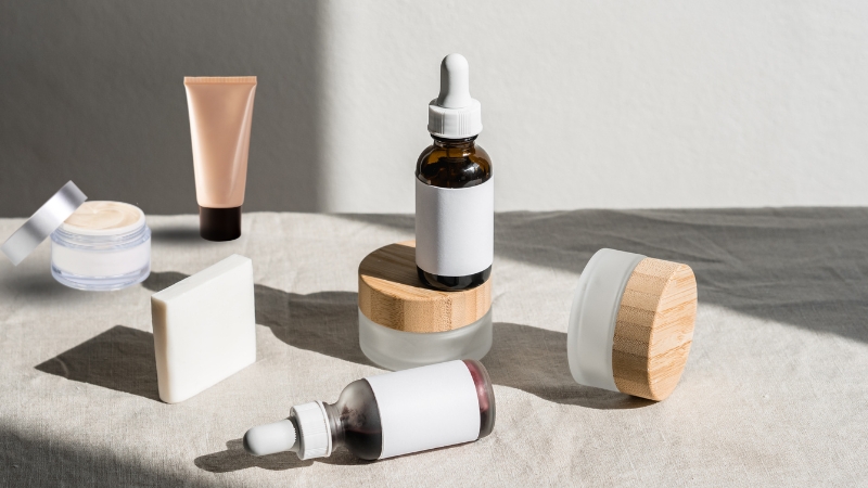 Có nên trộn kem nền với serum hay không? Có nên <a href=