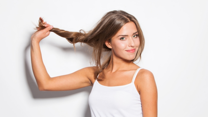 Hướng dẫn cách dùng xịt dưỡng tóc và dầu dưỡng tóc