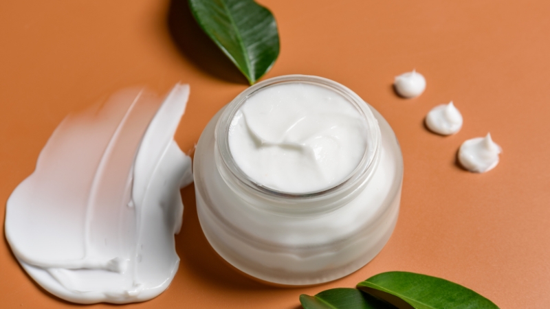 Phân biệt kem dưỡng ẩm ngày và đêm