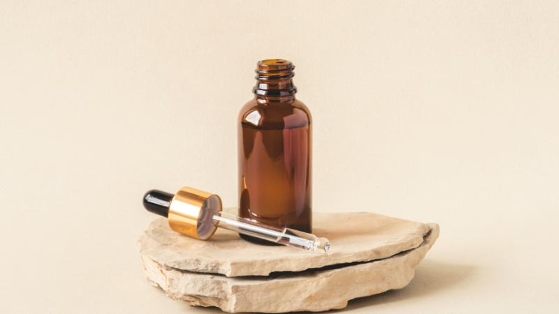 Quên đóng nắp serum có sao không?