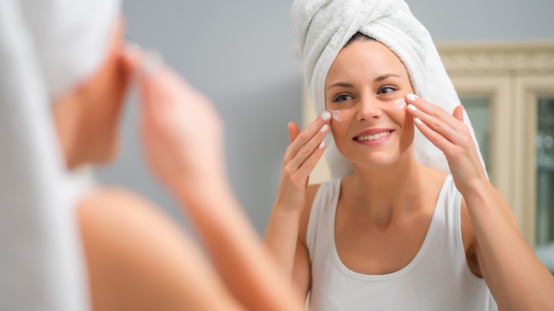 Chăm sóc da vào ban đêm, cấp ẩm đầy đủ