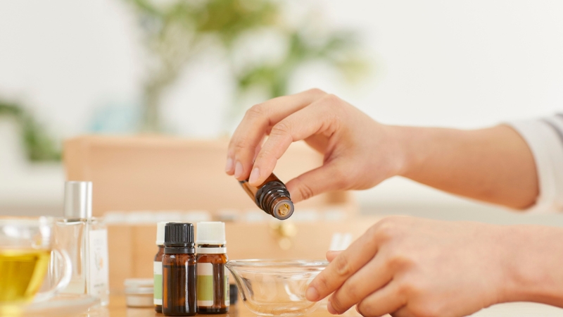 Cách sử dụng tinh dầu Hương Thảo