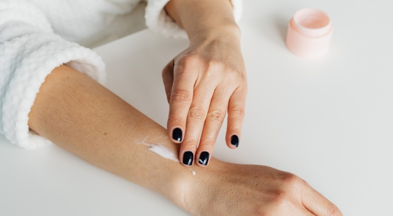 Dưỡng trắng da tác động đa tầng lên sắc tố, tái tạo và ổn định nền da