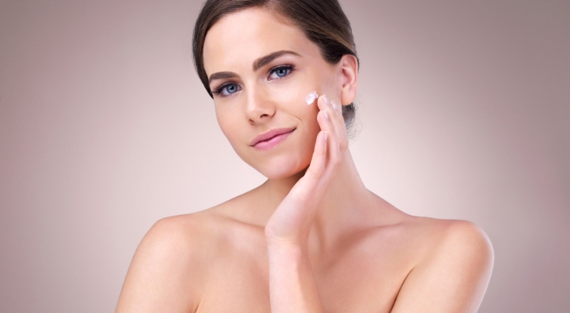 Dưỡng trắng da là quá trình kiểm soát melanin nhằm cải thiện sắc da